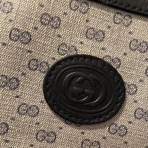 Vintage Gucci Zip Pouch - Picture 6 of 8